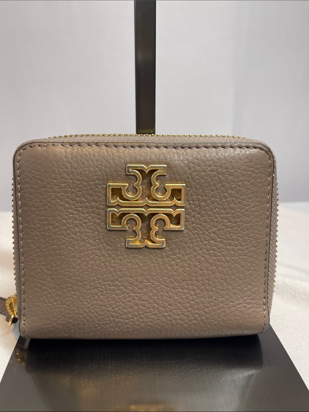 Tory Burch Britten Zip Around Compact Wallet Taupe Pebbled Leather Gold Logo